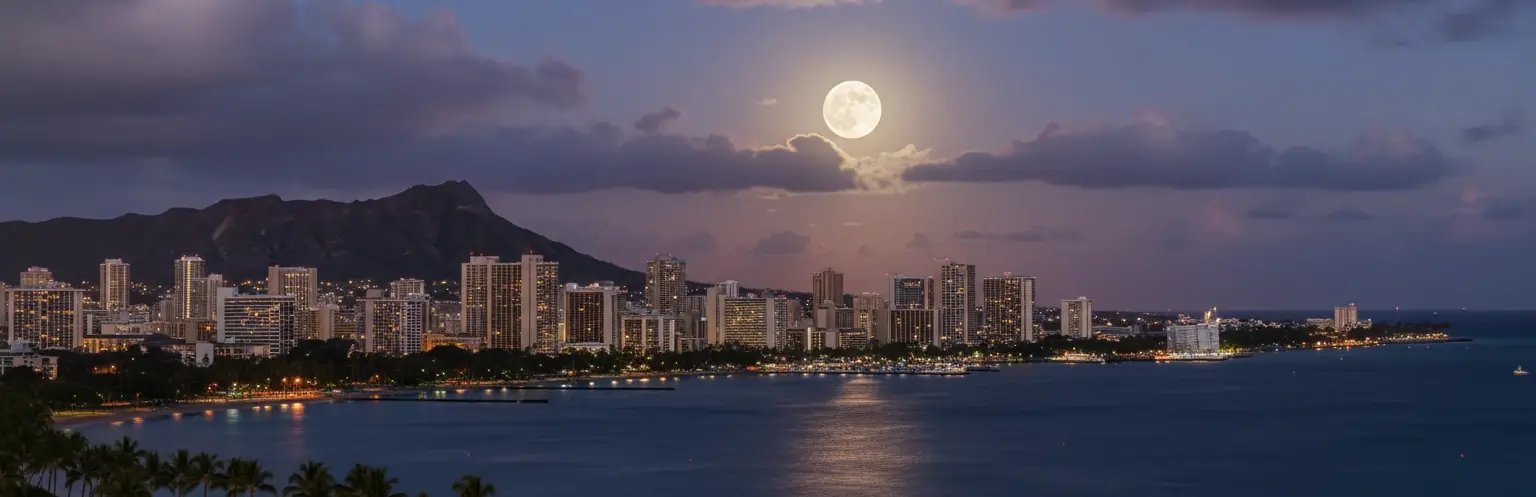 moon-rising-over-ocean-in-honolulu