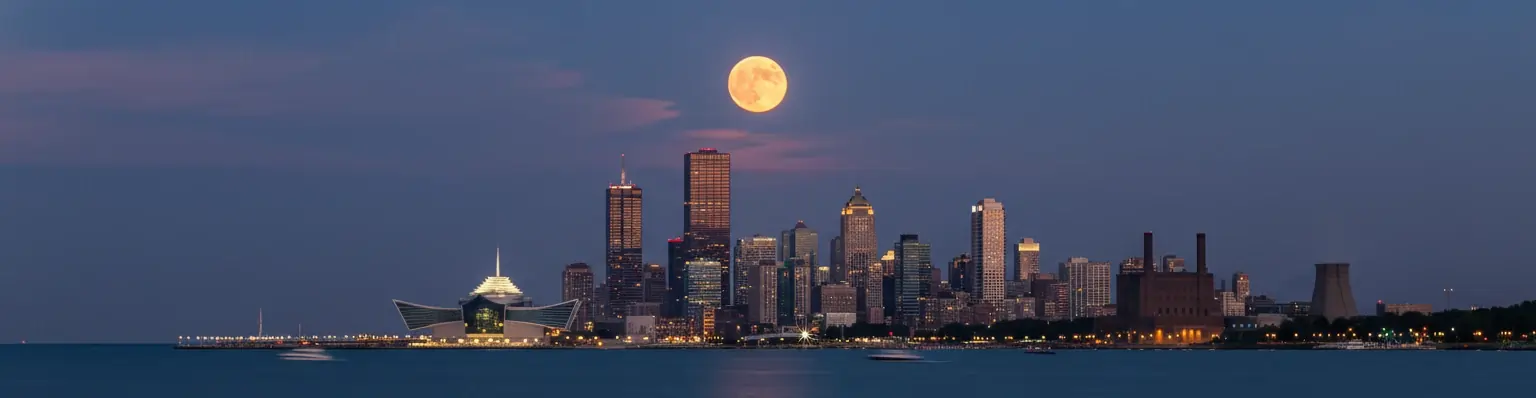 next-full-moon-over-milwaukee-wisconsin