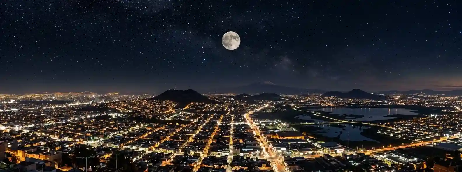 Nezahualcoyotl, Mexico-city-skyline-with-moon