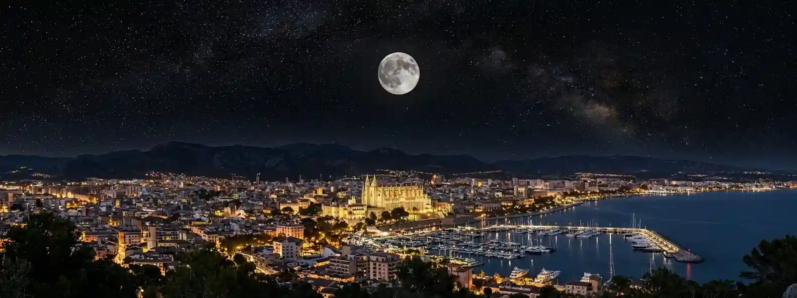 Palma, Spain-moonrise-over-city