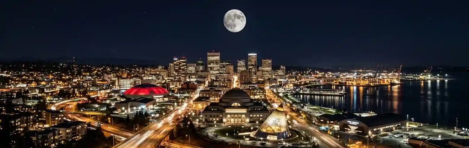 moon-over-tacoma-washington